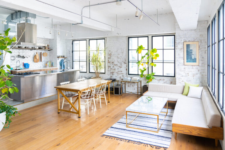 リビングからキッチンへ、子どもの様子を見ながらスムーズに動きたい